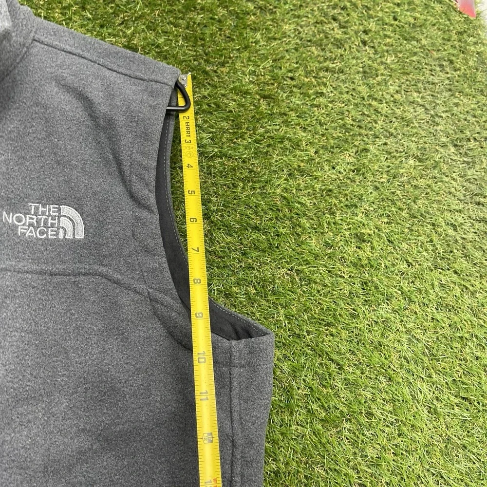The North Face Windwall Vest Mens Medium Grey Full Zip Outdoors Hiking NWT